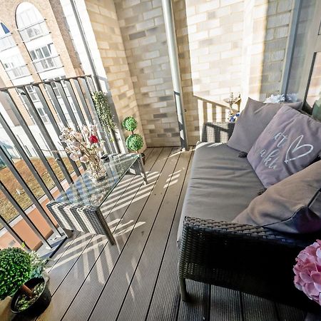 Greenwich Apartment With A River View & Balcony Near The 02 Arena & North Greenwich With Free Wifi & Fast Links Into Central London Eksteriør bilde