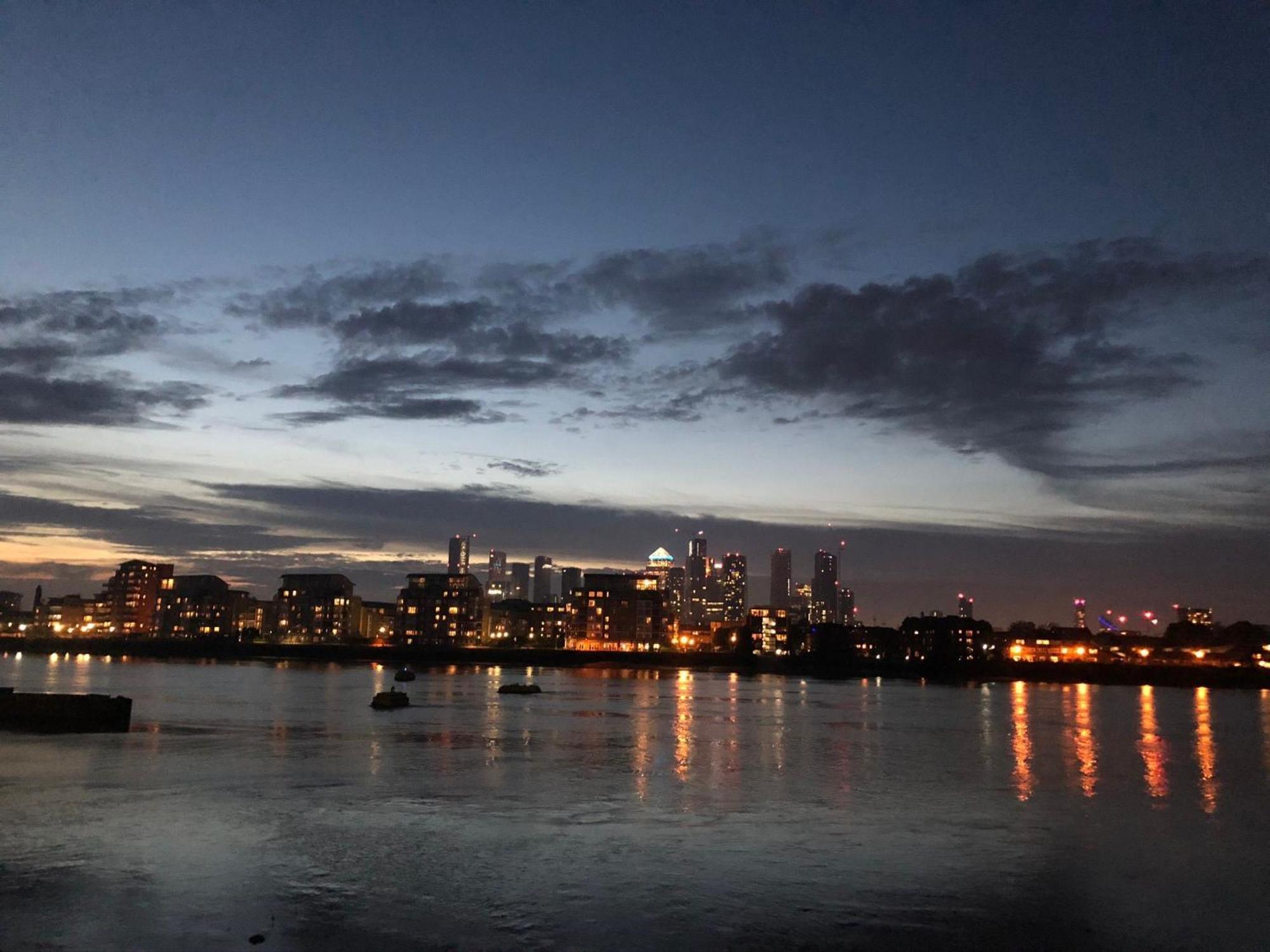 Greenwich Apartment With A River View & Balcony Near The 02 Arena & North Greenwich With Free Wifi & Fast Links Into Central London Eksteriør bilde