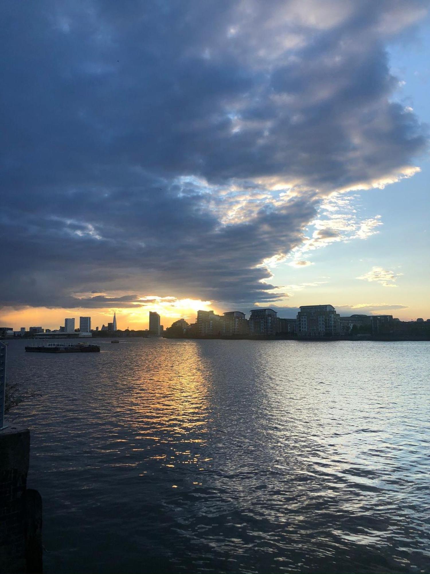 Greenwich Apartment With A River View & Balcony Near The 02 Arena & North Greenwich With Free Wifi & Fast Links Into Central London Eksteriør bilde
