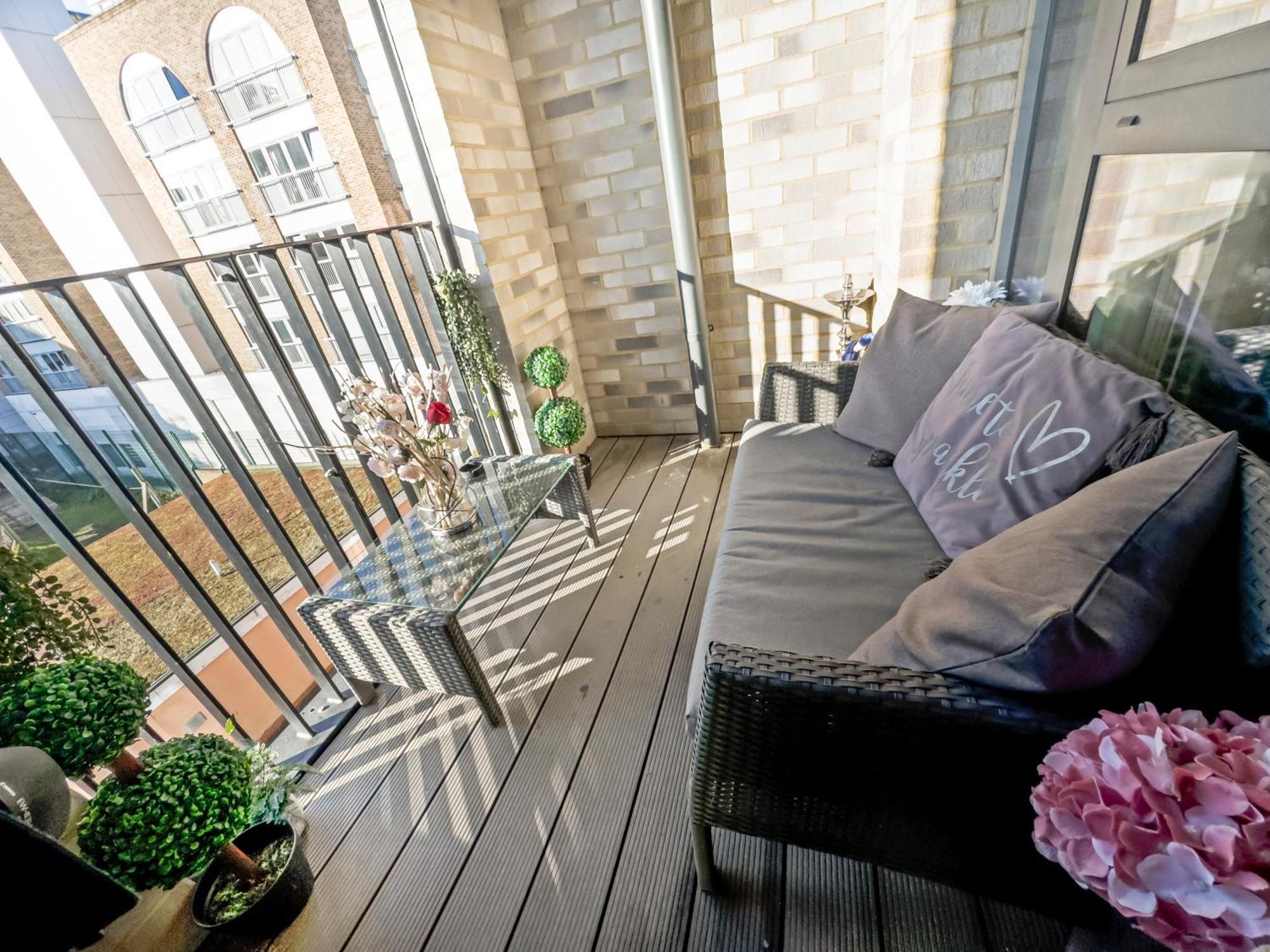 Greenwich Apartment With A River View & Balcony Near The 02 Arena & North Greenwich With Free Wifi & Fast Links Into Central London Eksteriør bilde