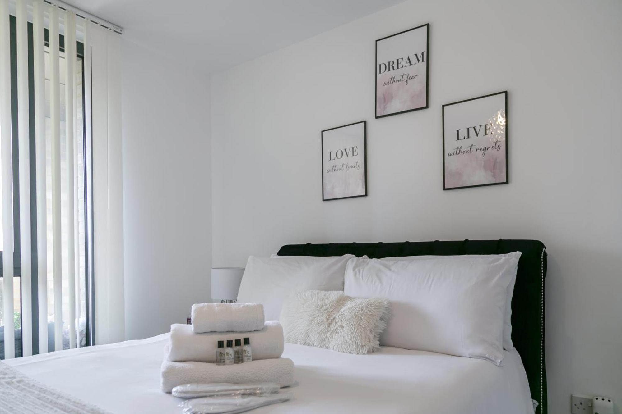 Greenwich Apartment With A River View & Balcony Near The 02 Arena & North Greenwich With Free Wifi & Fast Links Into Central London Eksteriør bilde